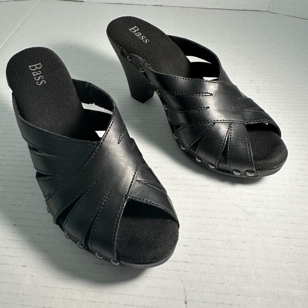 Ladies New, size Size 6M  by Bass